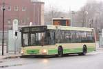 MAN Niederflurbus 2. Generation HCR 15 (HER CR 15) mit der Linie 303 zum Bf Herne.
Hier an Bf Wanne Eickel,17.1.2010.