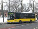 berlin MAN Midibus (Niederflur) auf der Linie 234 nach Kladow Lanzendorfer Weg an der Haltestelle Alt-Kladow.

