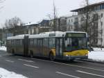 berlin Solaris Urbino auf der Linie 136 nach Hakenfelde Aalemannufer an der Haltestelle Spandau Gatower Stra�e/Heerstra�e.