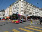 biel-bienne Hess Trolleybus mit der Betriebsnummer 90 und der Metro Boutique Werbung am Bahnhof von Biel. Die Aufnahme stammt vom 29.09.2009.