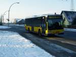 berliner-verkehrsbetriebe-bvg Wagen 2166 (Citaro LE) als 162er hat am Sonntagmorgen bei -10�C die wenigen Fahrg�ste vom Flughafen Sch�nefeld zum Berliner S-Bahnhof Adlershof zu bringen. Hier im Neubaugebiet Altglienicke (Venusstr.), nachdem der R�umdienst (wenigstens auf den Hauptstra�en) schon flei�ig war.