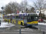 berlin Solaris Urbino auf der Linie 124 nach Buchholz-West Aubertstra�e am S+U Bahnhof Wittenau.