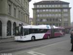 bern Bernmobil Nr. 831 ''Moonliner'' (Volvo 7700A CNG) am 9.2.2010 beim Bhf. Bern. Dieser Wagen tr�gt neben seinem Schwesterfahrzeug 832 seit der Ablieferung dieser weiss/violette Moonliner Anstrich.