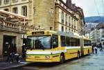 NAW Trolleybus TN Neuch�tel Nr. 112 NAW/Hess Gelenktrolleybus am 23. Dezember 2009 Neuch�tel, Place Pury