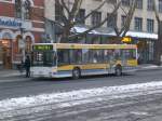 MAN Niederflurbus 1. Generation MAN Niederflurbus 1. Generation auf der Linie 13 nach Winzerla an der Haltestelle Stadtzentrum.