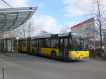 Berlin MAN-Gelenkbus auf der Linie 156 nach Stadion Buschallee/Hansastra�e am S-Bahnhof Storkower Stra�e.