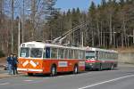 Extrafahrten Zwei historische Fahrzeuge aus dem Bestand von R�trobus in Le Chalet-�-Gobet (Lausanne): Vorne in orange der FBW/FFA/MFO Typ 51 (ex. VBZ; ex CGTE, ex TL Nr 591) Baujahr 1949 und hinten der Saurer/Hess SH 560-25 (ex. VBSG Nr. 219) Baujahr 1983. Beide Fahrzeuge waren anl�sslich der Generalversammlung des Trolleybusverein Schweiz (TVS) am 14. M�rz 2010 unterwegs.