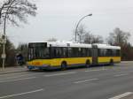 berlin Solaris Urbino auf der Linie 255 nach U-Bahnhof Osloer Stra�e an der Haltestelle Wei�ensee Schwarzelfenweg.