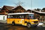 Postauto K�bli, Gstaad BE 305'545 Mercedes am 24. Januar 2010 Gstaad, Bahnhof