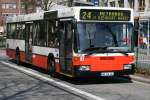 hamburg Der 1997 gebaute MB O405N2 der HHA mit der Nummer 1733 am 14.April 2010 auf der Linie 24 in Richtung U Niendorf Markt in S Poppenb�ttel.