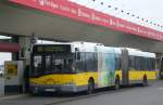 berlin Solaris Urbino auf der Linie X9 nach S+U Bahnhof Zoologischer Garten an der Haltestelle Flughafen Tegel.
