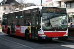 hamburg Wagen 2901 wird von der HHA Betriebslenkung betrieben und als B-Wagen eingesetzt hier am Bf.Altona am 15.April 2010 wo er gerade seine Runde auf der Linie 250 beendet hat. 
