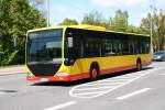 hamburg Der f�r den Airport Express beschaffte und seit der Einstellung des Shuttles im normalen Stadtbusverkehr eingesetzte Citaro M� mit er Nummer 8322 am 5.Mai 2010 auf der neuen Linie 213 in Barmbek