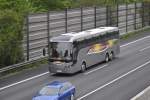 Grosraum Niedersachsen Unbekannter Reisebus,auf der A2 bei Lehrte/Nidersachen am 13.05.2010.