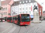 freiburg-vag FR-SW 983 am Bertoldsbrunnen auf der Baustellenlinie 28 am 02.08.2009