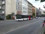 hannover---regiobus-gmbh Ein neuer Anblick in Hannover: Die RegioBus Hannover testet derzeit einen G�ppel Maxi-Train, hier auf der Kurt-Schumacher-Stra�e in Hannover zu sehen. Das Gespann ist in anderen St�dten, bspw. Osnabr�ck, bereits im Liniendienst zu sehen (als 'Bus Plus').