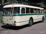 IFA Heckansicht eines Oldtimer-Bus IFA H6B/L, gesehen in Nossen am 18.06.2005