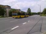 dresden Der Mercedes Citaro Facelift, die �ltere Generation die noch ohne Tagfahrlicht ausgestattet ist.
6.6.2010 Dorfhainer Stra�e