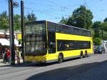 berlin MAN Lion's City DD (Doppelstock) auf der Linie M27 nach S+U Bahnhof Pankow an der Haltestelle Pankow Kirche.