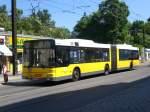 berlin MAN Niederflurbus 2. Generation als SEV f�r die Stra�enbahnlinie M1 und die U-Bahnlinie 2 zwischen Pankow Kirche und U-Bahnhof Senefelder Platz.