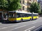 mercedes-benz-o-405-n-niederflur-stadtversion Mercedes-Benz O 405 N (Niederflur-Stadtversion) als SEV f�r die Stra�enbahnlinie M1 und die U-Bahnlinie 2 zwischen Pankow Kirche und U-Bahnhof Senefelder Platz an der Haltestelle Prenzlauer Berg Sch�nhauser Allee/Bornholmer Stra�e.