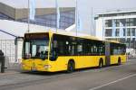 mercedes-benz-o-530-i-citaro EVAG 4517 (E VG 4517) steht hier mit der Roten Linie an der Messe Essen.
22.4.2010