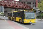 mercedes-benz-o-530-ii-citaro-facelift EVAG 4658 (E VG 4658) am Berliner Platz.
22.4.2010
Im hintergrund sind alte Industriehallen der Firma Krupp zu sehen.
IKEA hat die Alten Hallen gekauft und darin ein Parkhaus untergebracht.
