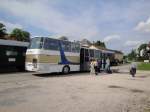 Sonstige Der am 29.5.10 eingesetzte Naturparkbus Leiser Berge steht beim Bahnhof Ernstbrunn
