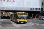 MAN Niederflurbus 1. Generation EVAG 3810 (E YX 458) am Porscheplatz/Rathaus Essen.
22.4.2010