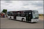 Der im edlem silber-schwarzen Design gehaltene Citaro der Fa. EvoBus ...