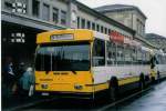 schaffhausen Aus dem Archiv: VBSH Schaffhausen Nr. 8/SH 38'008 Saurer/Hess SH am 16. November 1998 Schaffhausen, Bahnhof