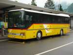 Postauto Setra S313 UL BE 26671 von PU Spring. Aufgenommen am 19.06.2010 beim Bahnhof in Oey.