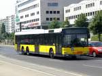 berlin MAN Niederflurbus 2. Generation auf der Linie 256 nach Siedlung Wartenberg an der Haltestelle Hohensch�nhausen Prerower Platz.