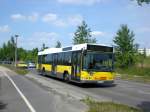 berlin Volvo V7000 auf der Linie 294 nach Hohensch�nhausen Marzahner Stra�e an der Haltestelle Hohensch�nhausen Zu den Krugwiesen.