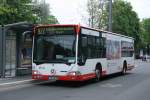 mercedes-benz-o-530-i-citaro SWK 5432 (KR ZE 32) mit SWK Eigenwerbung.
Aufgenommen am HBF Krefeld.
13.5.2010