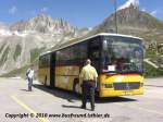 Postauto PostAuto, Region Bern, PU AVG Busbetrieb Meiringen, Mercedes-Benz O550 Integro auf der Vierp�sserundfahrt und macht gerade halt auf dem Nufenenpass (2480m �ber Meer)