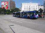 hamburger-hochbahn-ag-hha doppelgelenkbus von hinten.