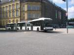 hamburger-hochbahn-ag-hha hha doppelgelenkbus.bekommt man kaum ganz auf ein foto.