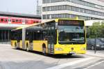 mercedes-benz-o-530-ii-citaro-facelift EVAG 4613 (E VG 4613) steht hier an neuen Busbahnhof Essen HBF mit der Linie SB15.
27.5.2010 