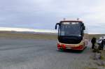 Scania Sonstige Modelle W�hrend der Sommermonate f�hrt ein Eskelinen-Bus von Helsinki �ber Rovaniemi und Inari bis ans Nordkapp. Dieser Scania K114EB hat am Abend des 21.6.2010 soeben das Ende der mehr als 24-st�ndigen Fahrt erreicht und verbringt hier auf dem Nordkapp-Plateau eine dreist�ndige Pause. 
