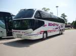 Ein neuer Cityliner der Fa. Sch�ttle auf dem Parkplatz in ...