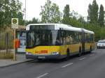berlin Solaris Urbino auf der Linie 350 nach S-Bahnhof Karow an der Haltestelle Karow R�l�nderstra�e.
