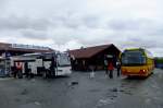 Volvo 9700 Hammerfest, n�rdlichste Stadt der Welt, liegt nicht an der Hauptverkehrsroute Richtung Norkapp; In Skaidi besteht aber Anschluss an alle Kurse der Linie Alta - Olderfjord - Honningsv�g. Die Aufnahme von 24.6.2010 zeigt den fabrikneuen 9700 auf dem Morgenkurs nach Alta und den Hammerfest-Kurswagen, ein k�rzerer Wagen derselben Serie, aber mit Vest-Aufbau. 