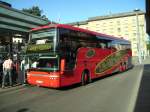 Van Hool T9 Diese Foto zeigt einen Reisebus der Marke VAN HOL. Die Aufnahme habe ich am 16.07.2010 in Saarbr�cken gemacht.