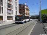 genf tpg Nr. 164 (Mercedes CitaroII O530G) am 18.7.2010 kurz vor der Haltestelle Lyon. Zur richtigen Stadt Lyon wird der Wagen allerdings nicht fahren, daf�r der TGV im Hintergrund.