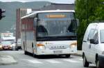 setra-s-400er-serie Ganz im Gegensatz zu Troms� oder Hammerfest ist der Autoverkehr im Zentrum von Narvik trotz verh�ltnism�ssig gutem Angebot recht stark und es ist nicht immer einfach, die Busse zu fotografieren. Bei Wagen 317, auch dies ein S415UL, hat es dann dank Teleobjektiv doch gereicht...