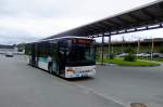 setra-s-400er-serie Der grosse Busbahnhof in Narvik ist meistens leer; Auch die Stadtbusse sind selten gleichzeitig hier beim AMFI-Einkaufszentrum. Bild vom 28.6.2010. 