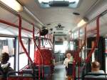 Solaris Urbino Der Wageninnenraum des Solaris Urbino 12 der Linie 365 (Bogestra)
(26.08.2007)