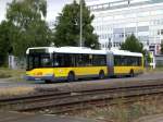 berlin Solaris Urbino als SEV f�r die Stra�enbahnlinie M17 zwischen den Haltestellen Hohensch�nhausen Gehrenseestra�e und Lichtenberg Allee der Kosmonauten/Rhinstra�e.