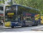 berlin Van Hool T9 Sightseeing-Bus am U-Bahnhof Kurf�rstendamm.